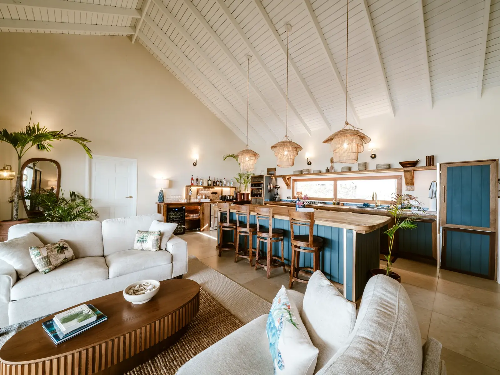 Mer and Sel Villa patio with Grenadines sea views
